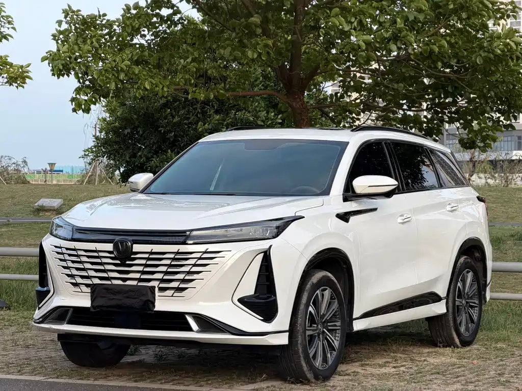 Changan CS75 PLUS 2024 — фото 1