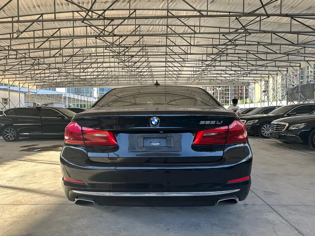 BMW 5 Series 2018 — фото 7