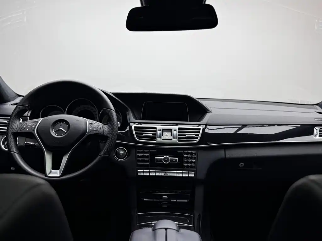 Mercedes-Benz E-Class 2014 — фото 10