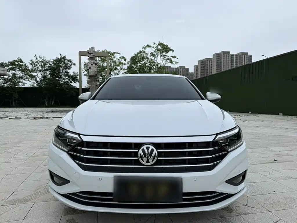 Volkswagen Sagitar 2020