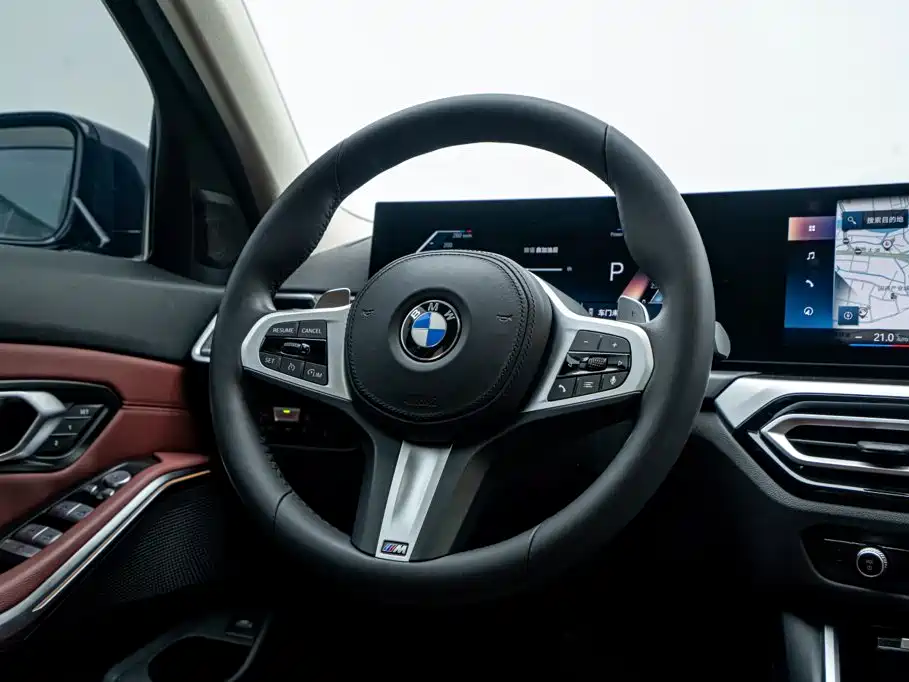 BMW 3 Series 2023 — фото 17