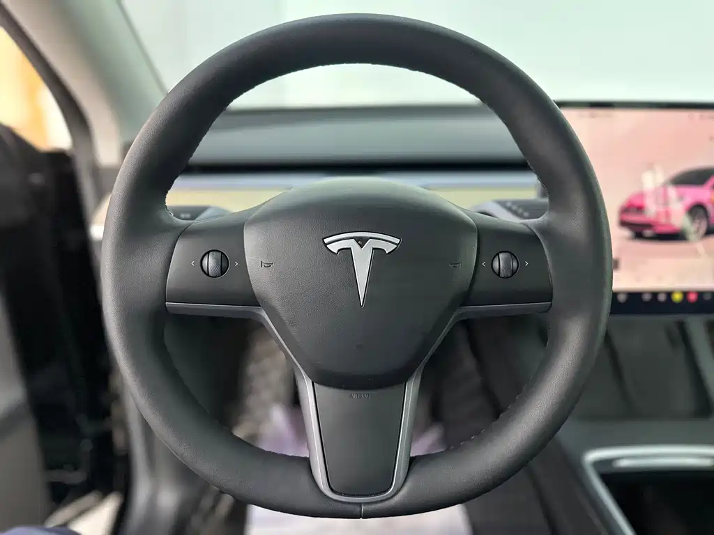 Tesla Model Y 2023 — фото 9