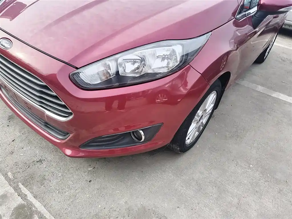 Ford Fiesta 2014 — фото 18