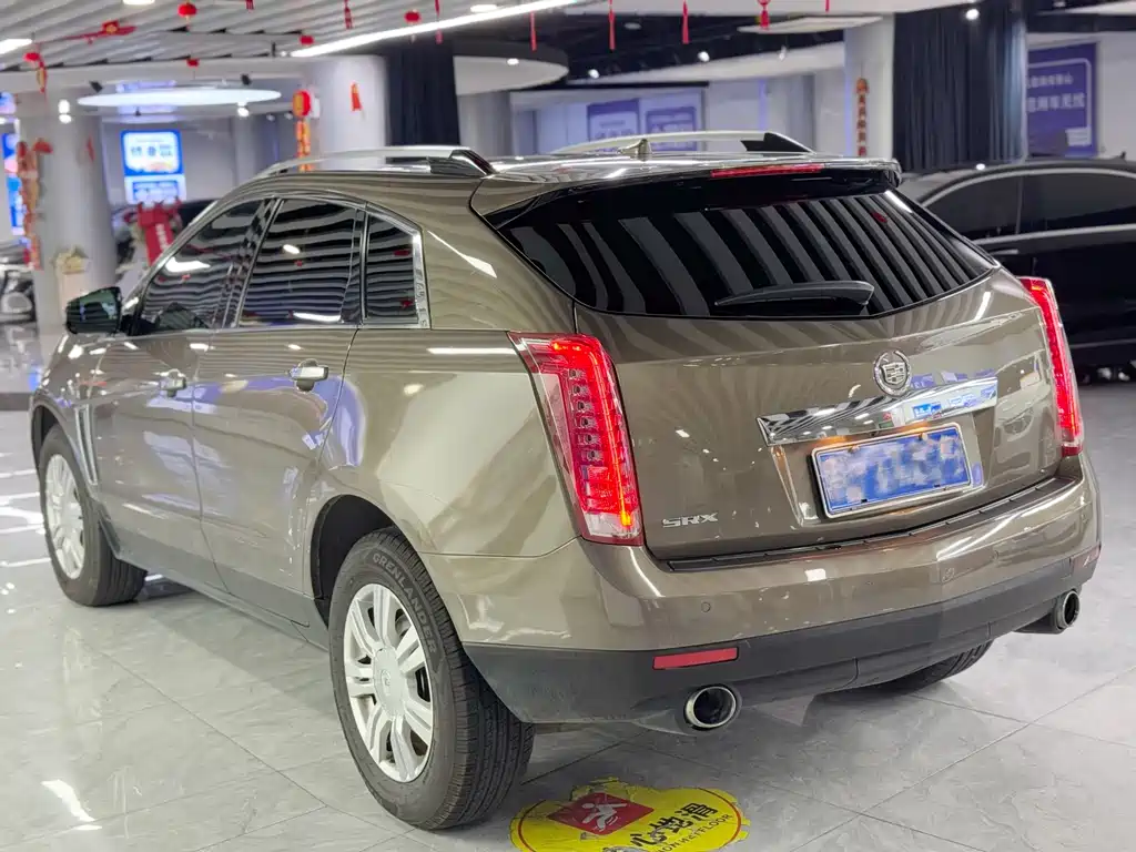 Cadillac SRX 2015 — фото 6