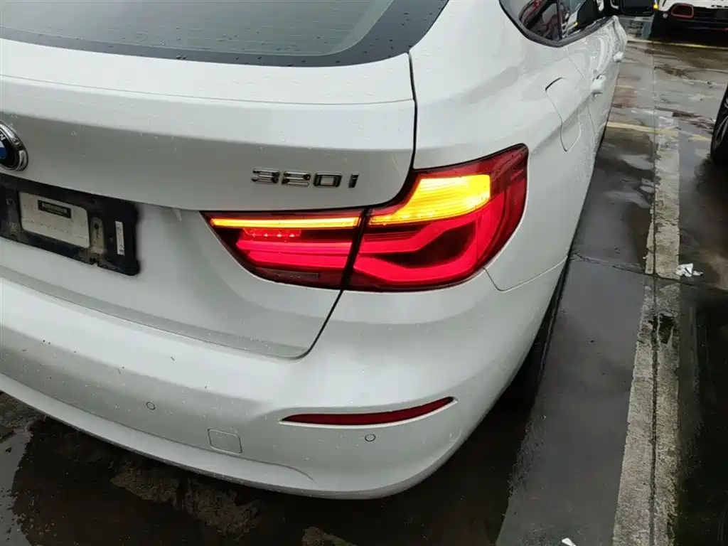 BMW 3 Series GT 2018 — фото 8