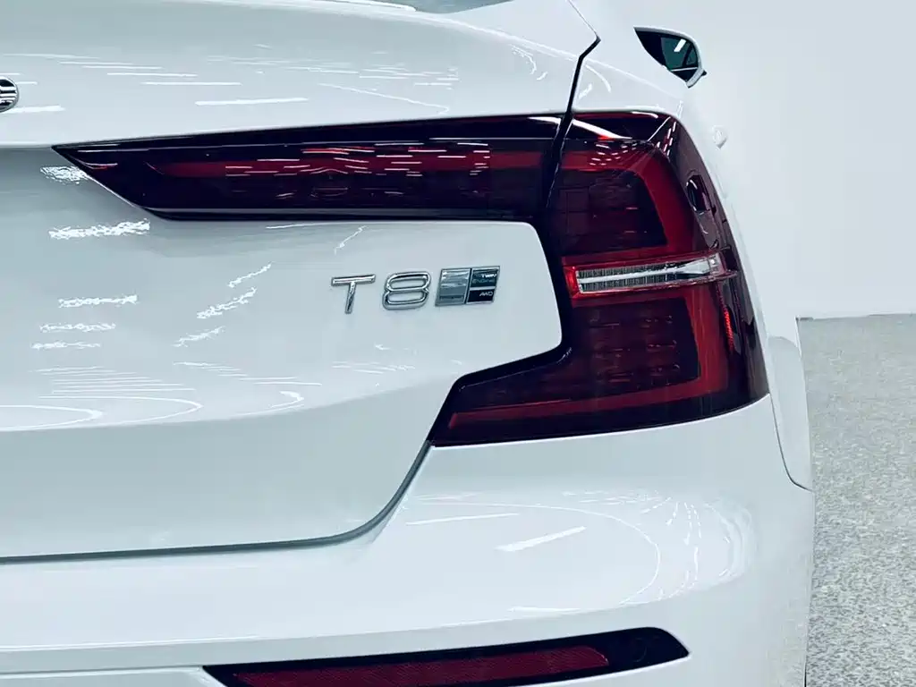 Volvo S60 PHEV 2020 — фото 14