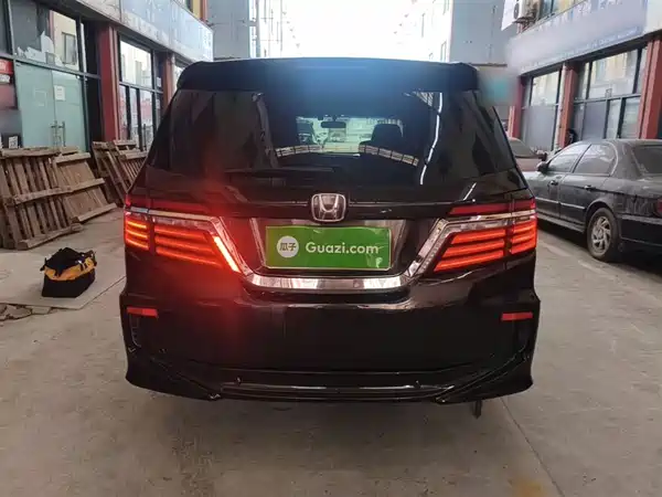 Honda Elysion 2016