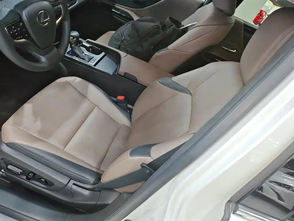 Lexus ES 2024 — фото 15