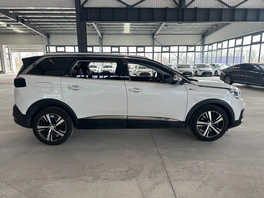 Peugeot 5008 2017 — фото 4