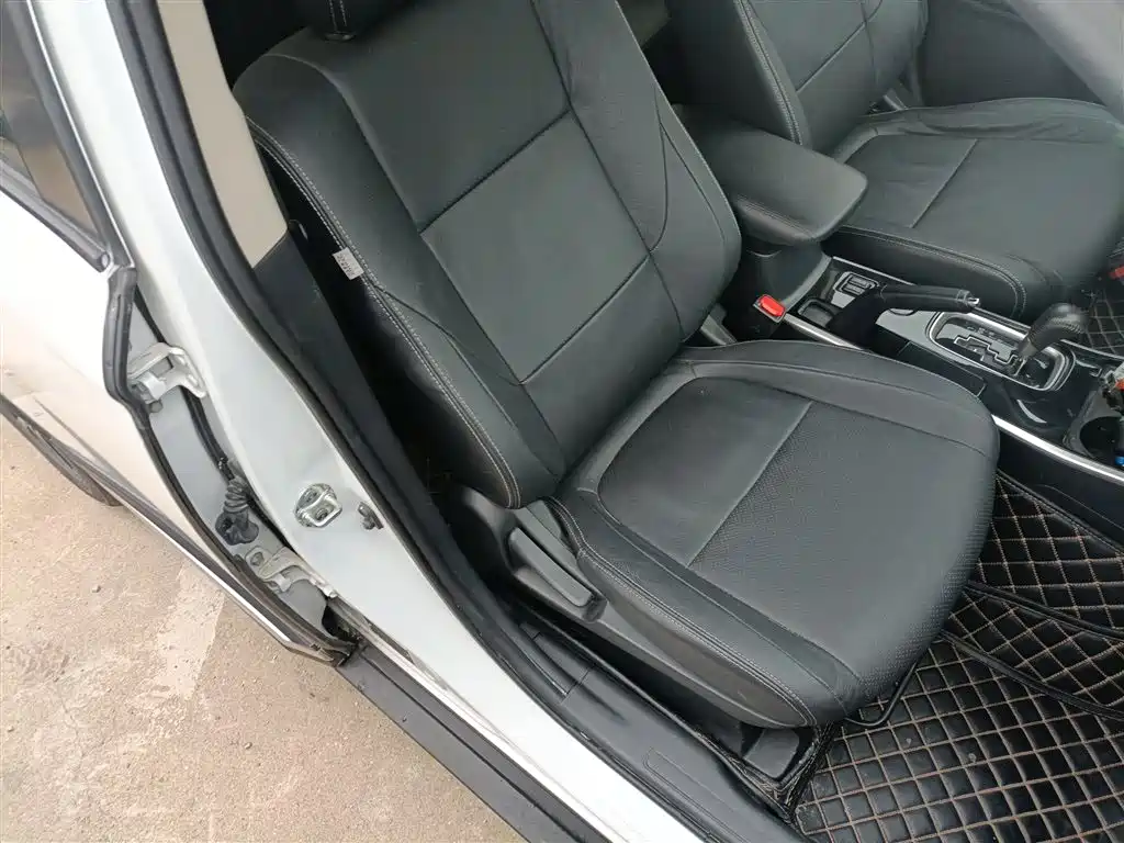 Mitsubishi Outlander 2018 — фото 25