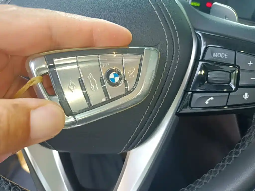 BMW 5 Series 2017 — фото 9