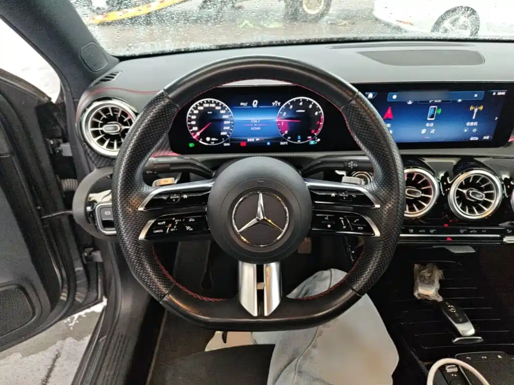 Mercedes-Benz A-Class 2023 — фото 11