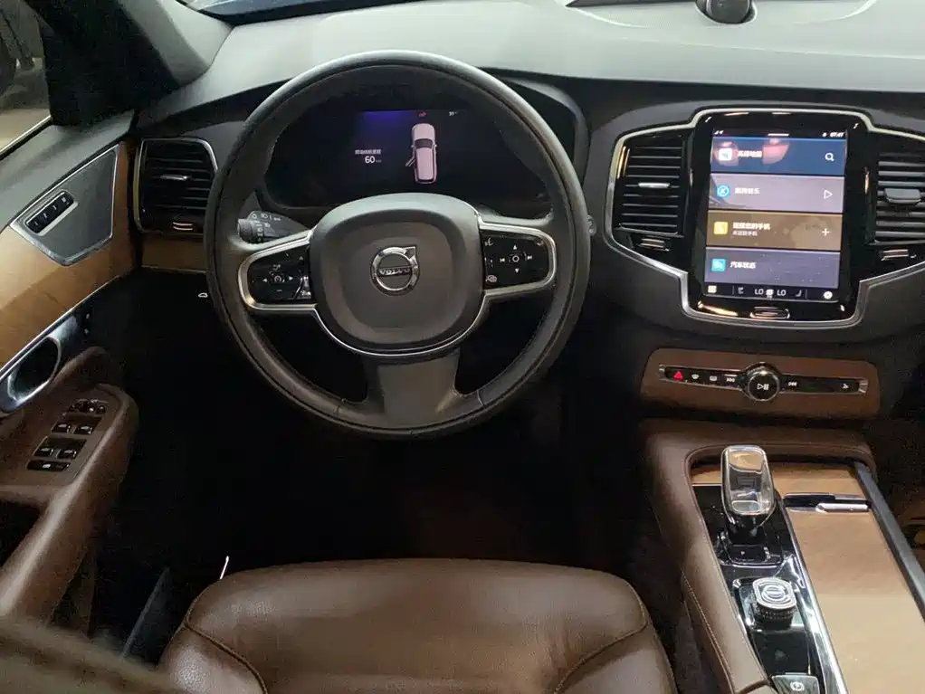 Volvo XC90 2023 — фото 14