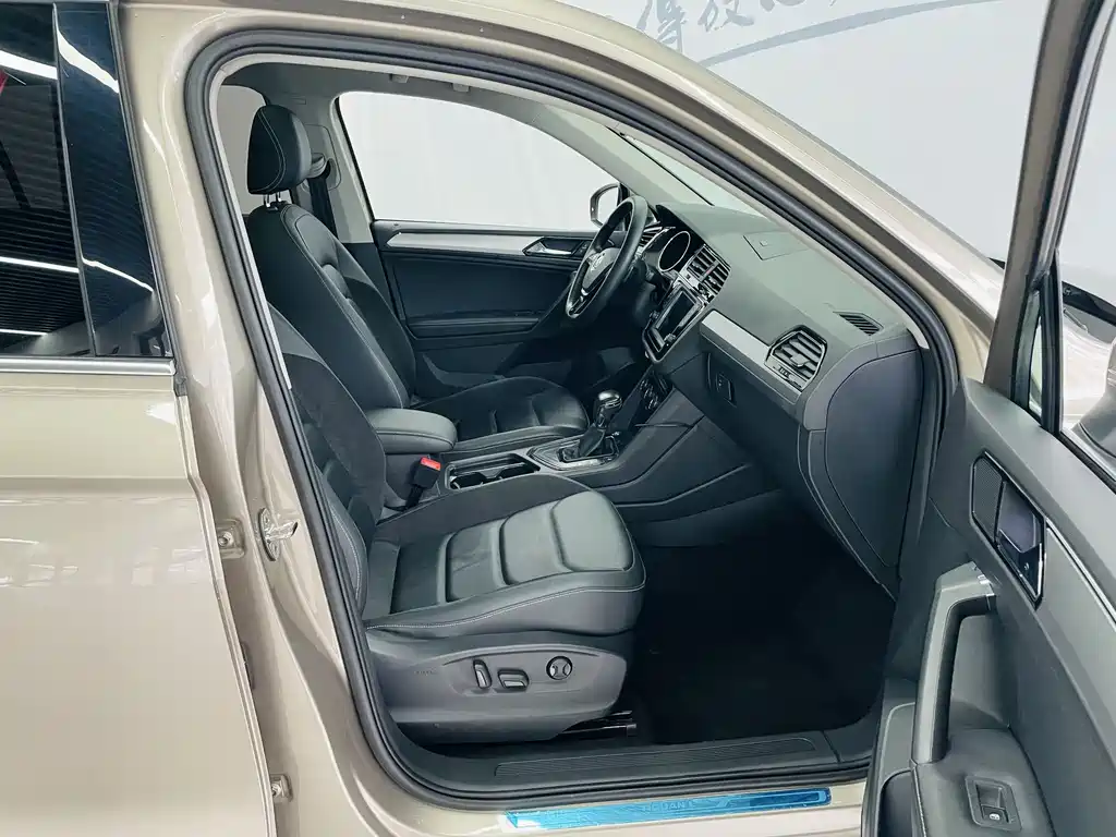 Volkswagen Tiguan L 2018 — фото 12