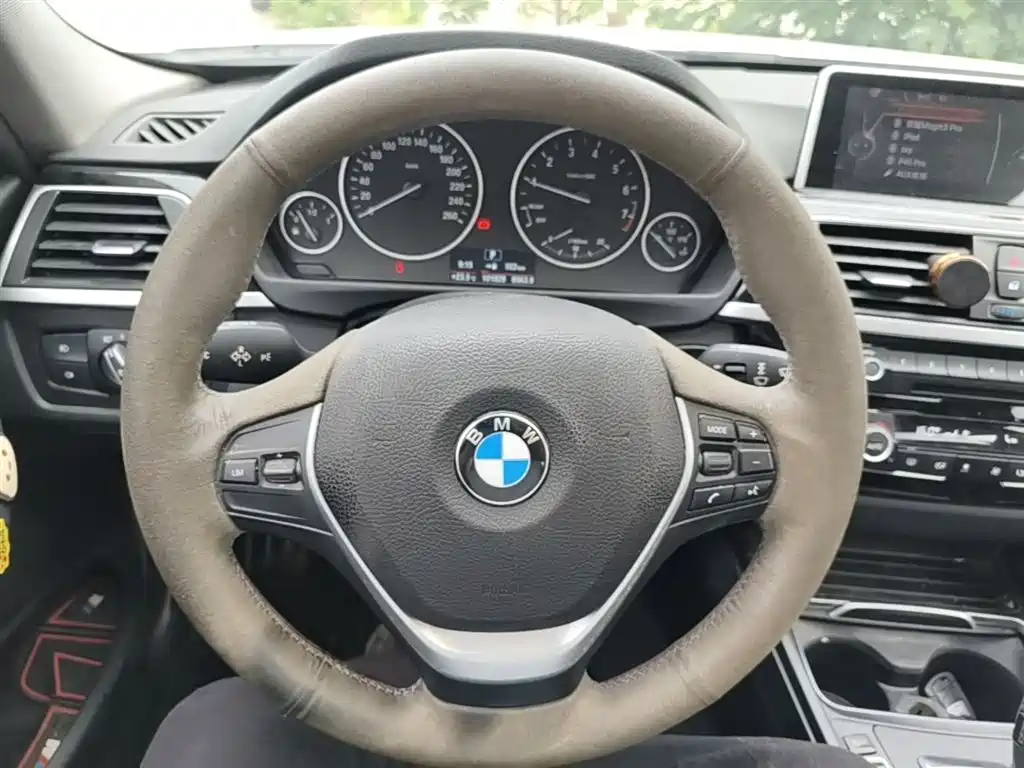 BMW 3 Series 2016 — фото 11