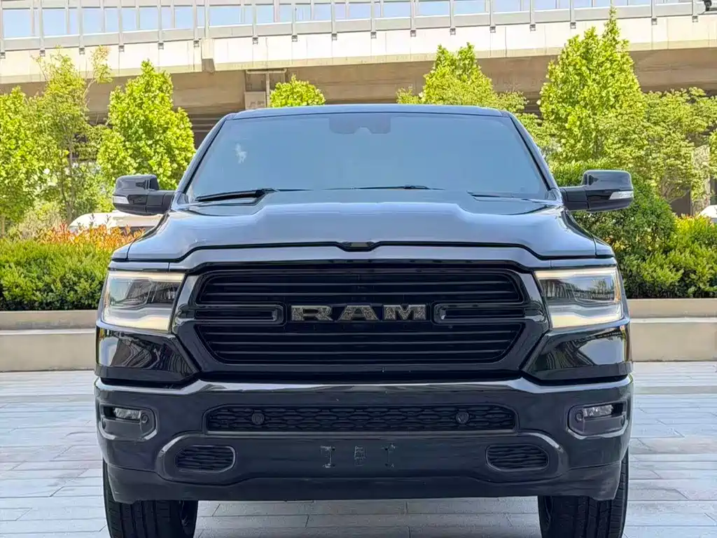 RAM Trucks 2022 — фото 1
