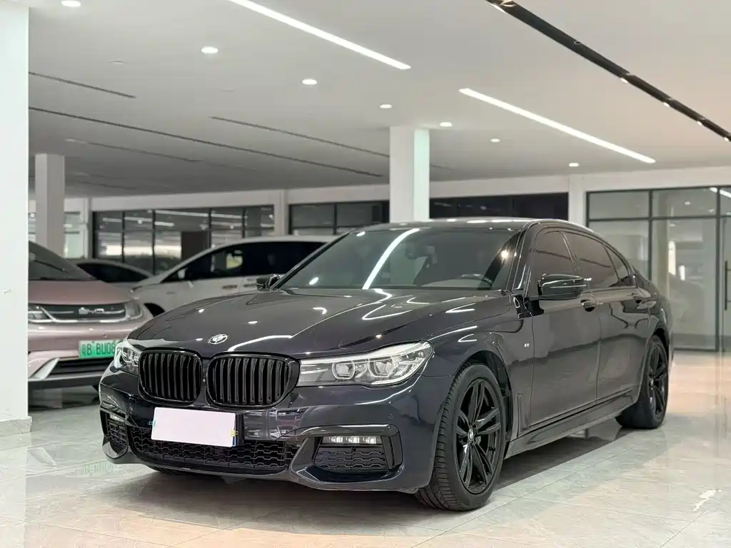 BMW 7 Series 2018 — фото 1
