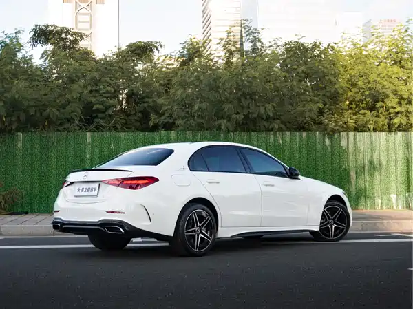 Mercedes-Benz C-Class 2024