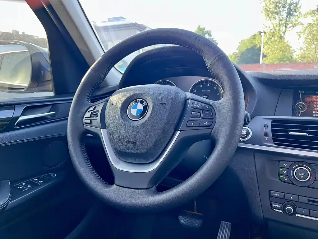 BMW X3 2013 — фото 12