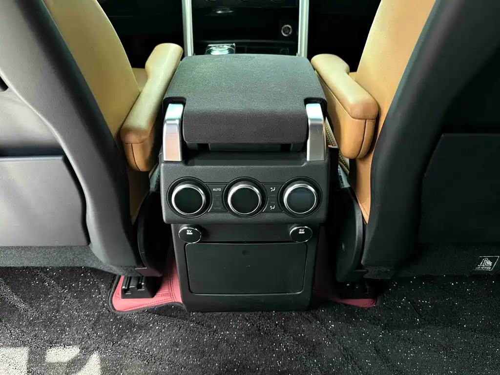 Land Rover Discovery 2018 — фото 16
