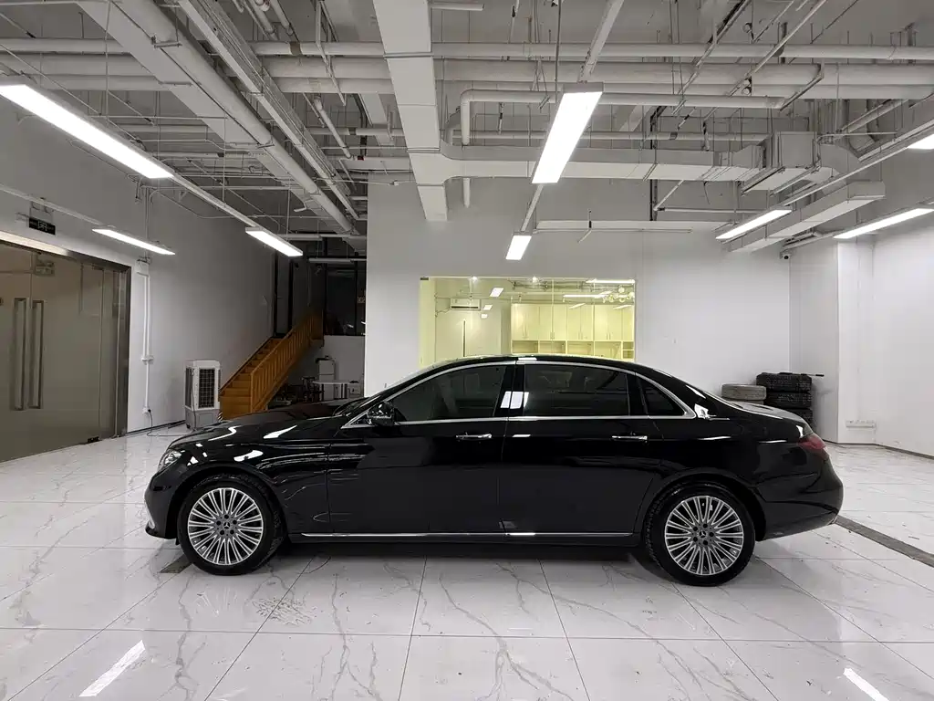 Mercedes-Benz E-Class 2023 — фото 3