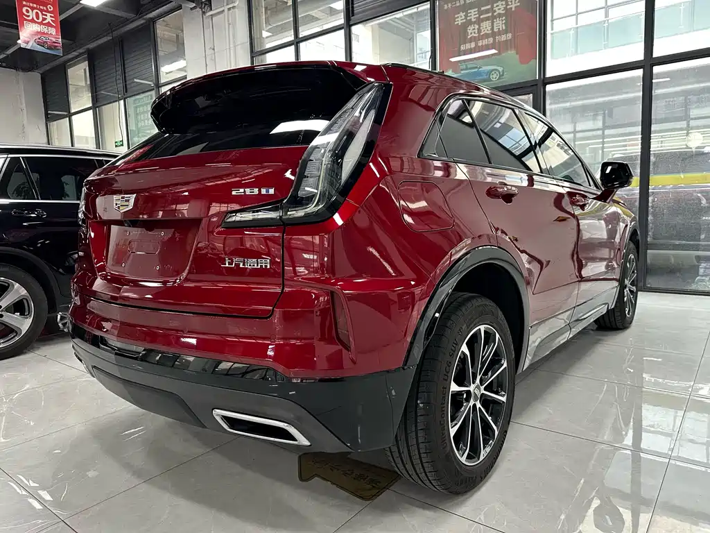 Cadillac XT4 2023 — фото 8