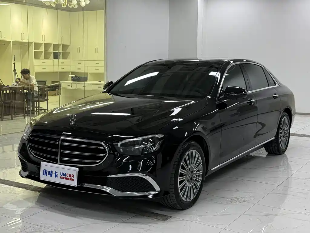 Mercedes-Benz E-Class 2023 — фото 1