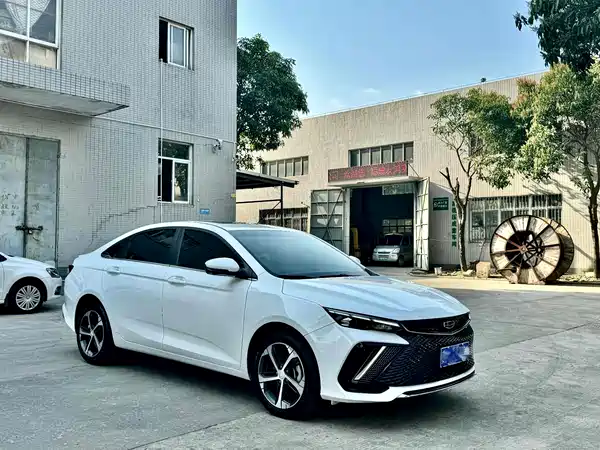 Geely Emgrand L 2022