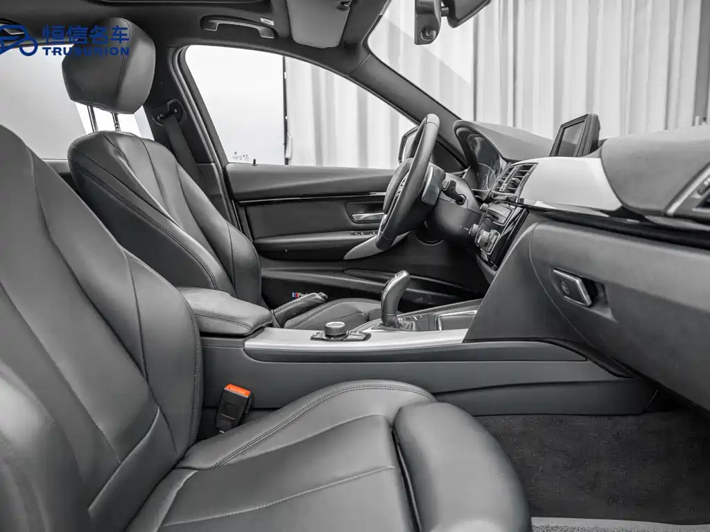 BMW 3 Series 2017 — фото 15