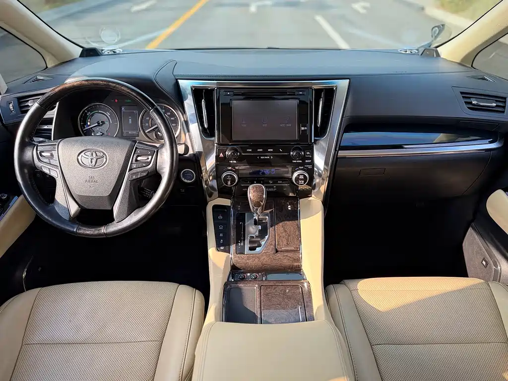 Toyota Vellfire 2020 — фото 10