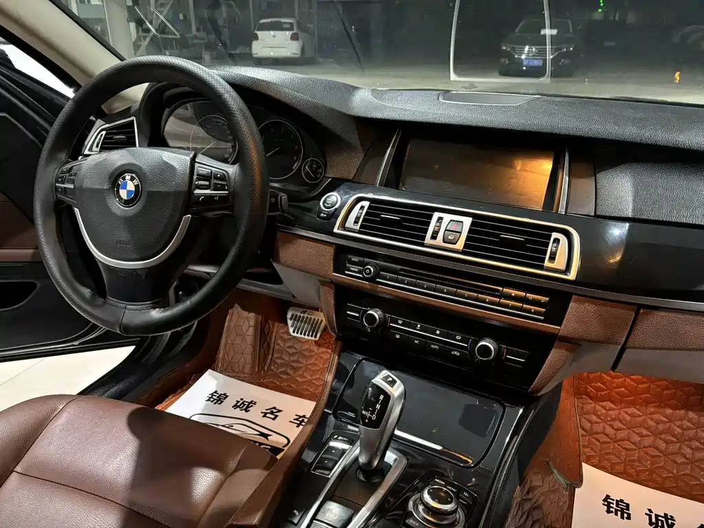 BMW 5 Series 2014 — фото 13