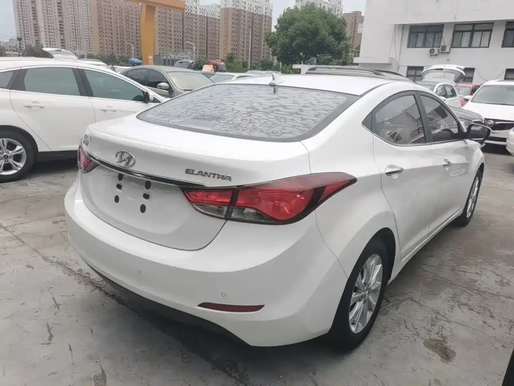 Hyundai Elantra 2016