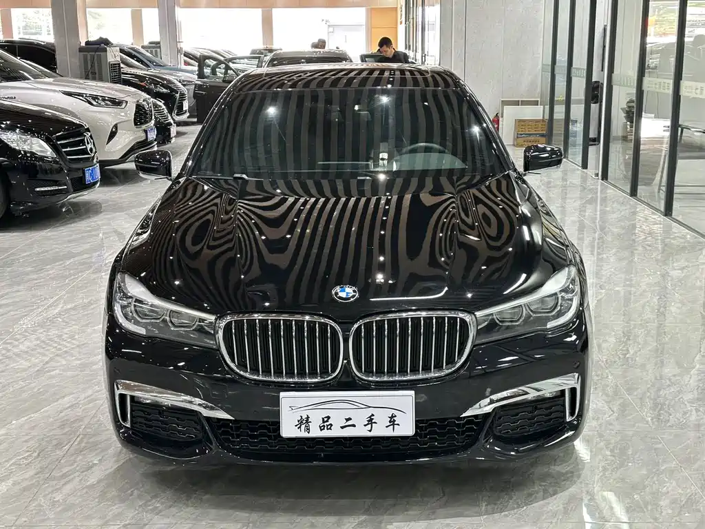 BMW 7 Series 2018 — фото 2