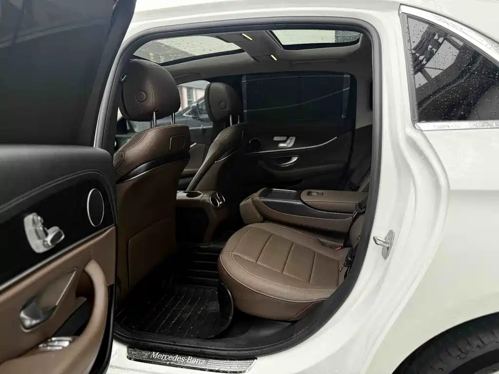 Mercedes-Benz E-Class 2018 — фото 12