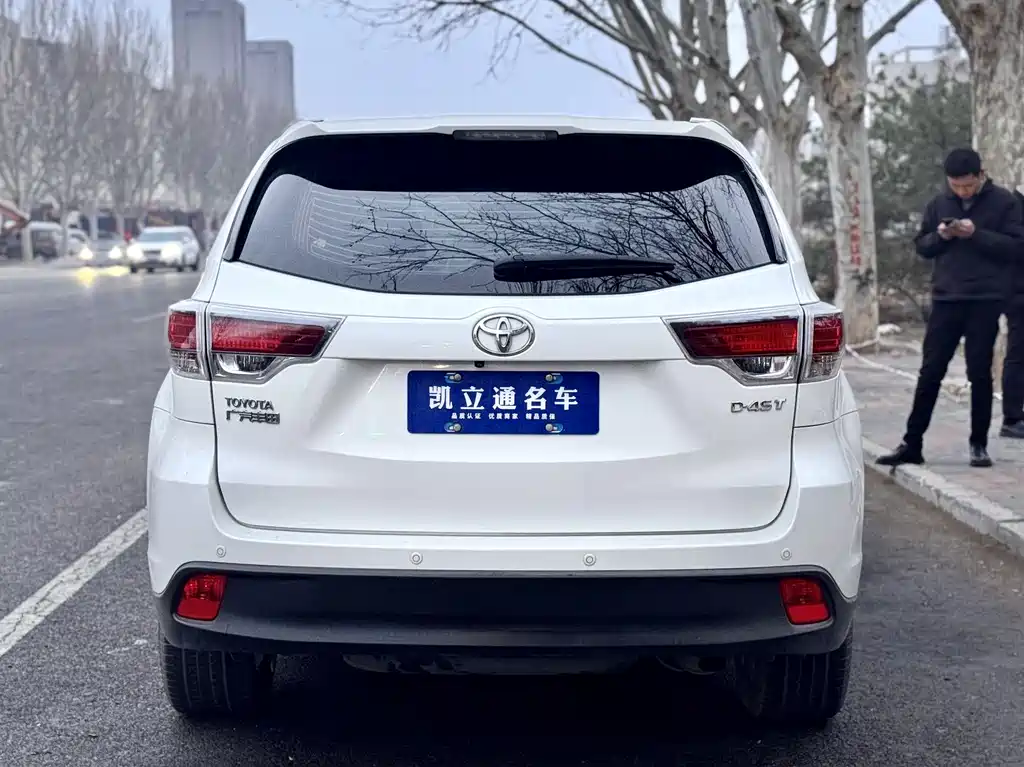 Toyota Highlander 2016 — фото 3