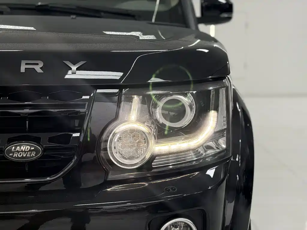 Land Rover Discovery 2015 — фото 12