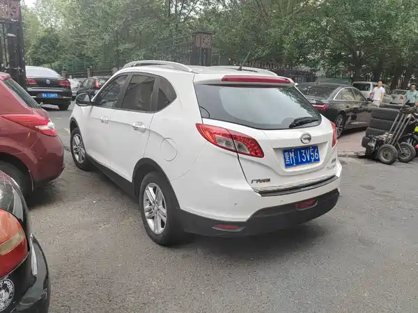 GAC Trumpchi GS5 2012