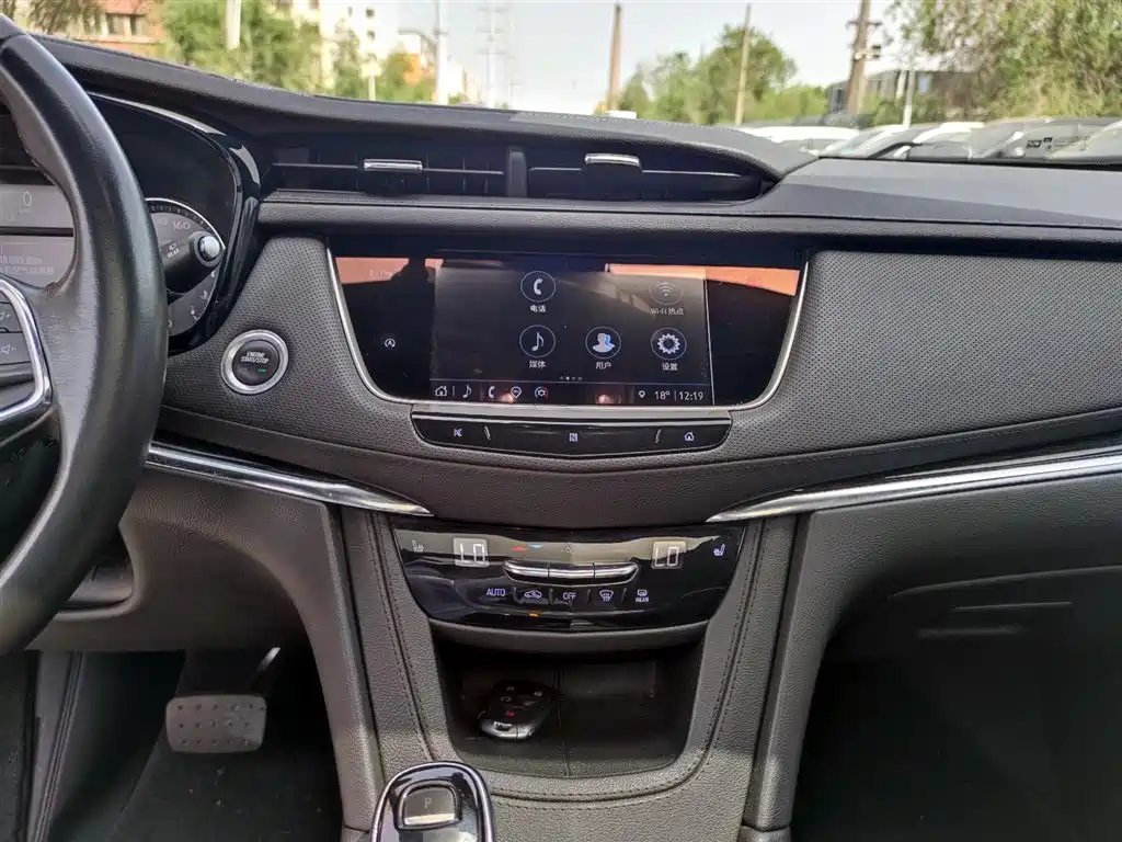 Cadillac XT5 2021 — фото 13