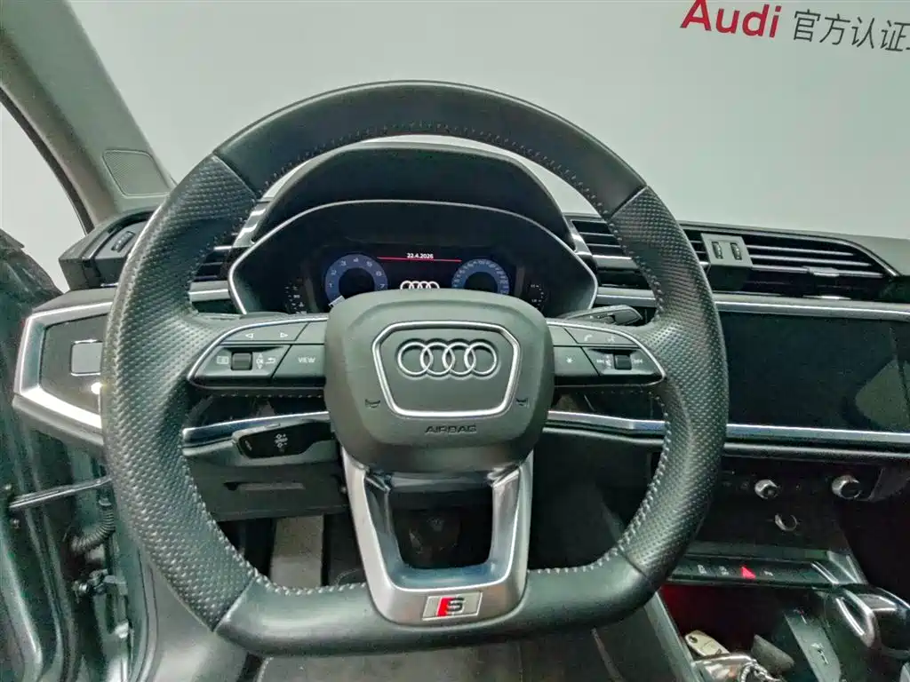 Audi Q3 Sportback 2021 — фото 22