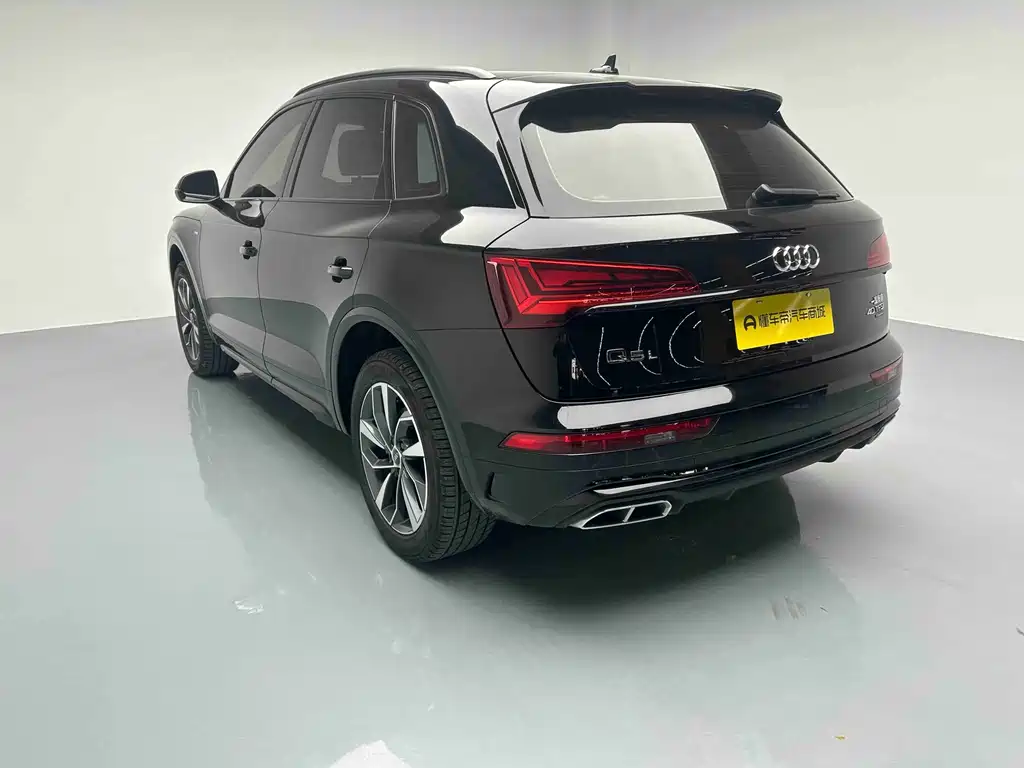 Audi Q5L 2023 — фото 20