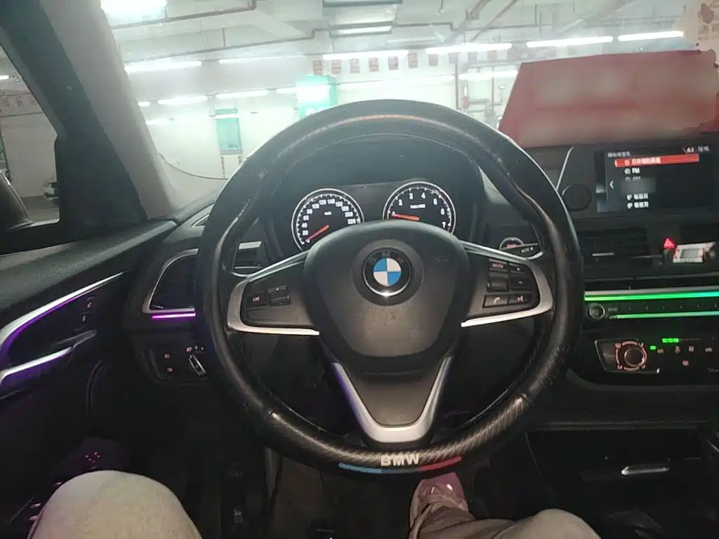 BMW 1 Series 2018 — фото 11