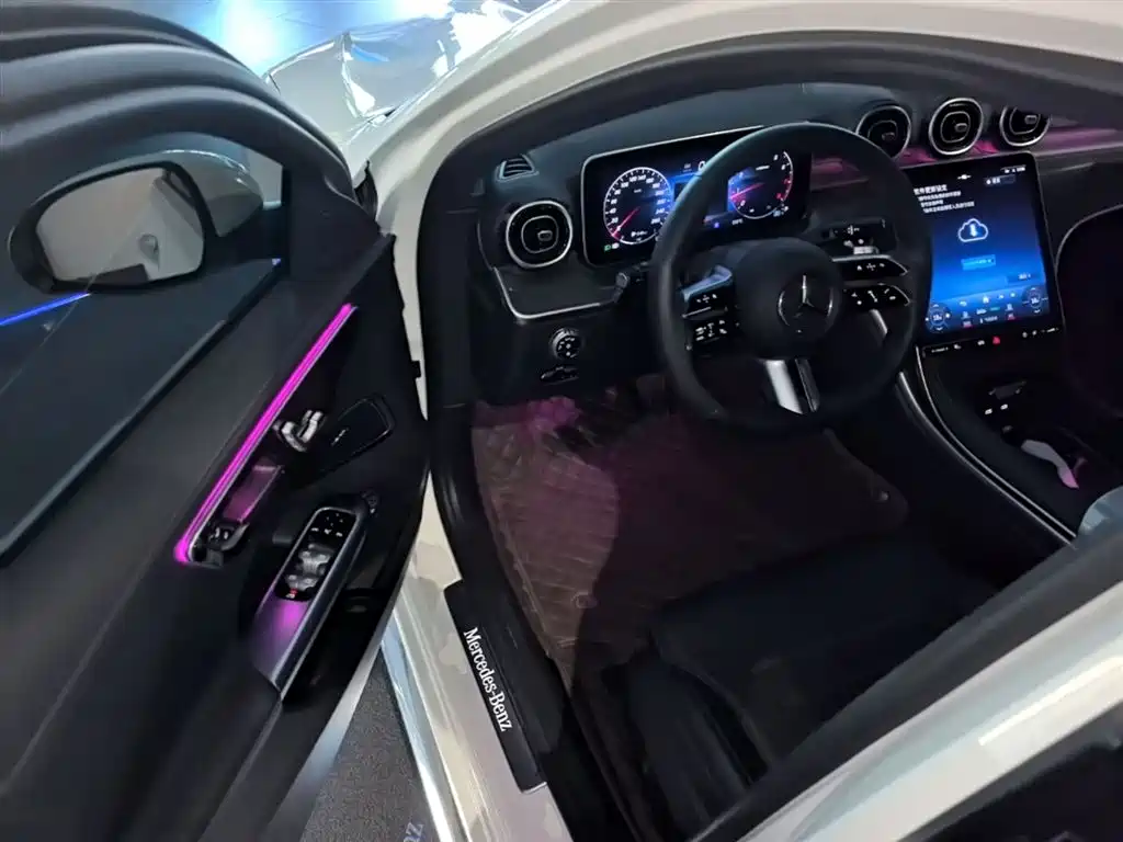 Mercedes-Benz C-Class 2023 — фото 16