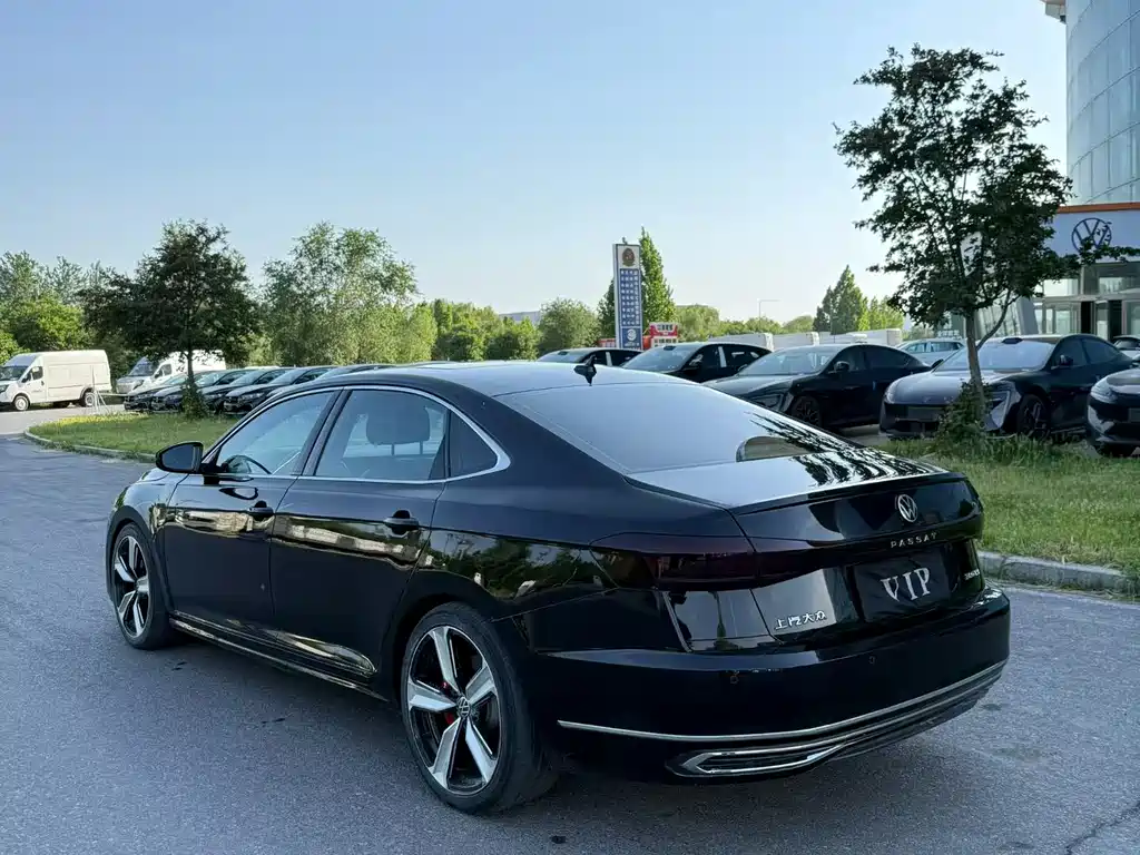 Volkswagen Passat 2024