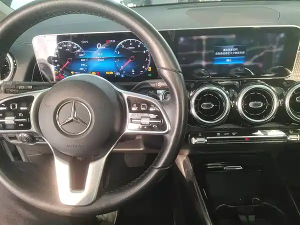 Mercedes-Benz GLB 2020