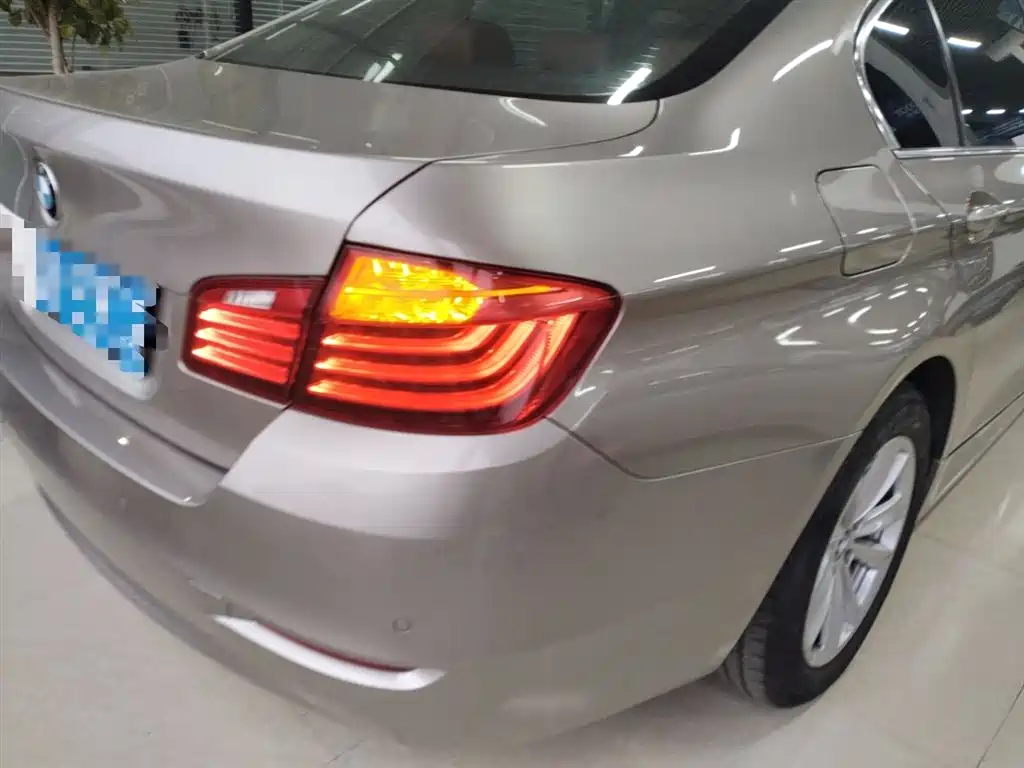 BMW 5 Series 2015 — фото 8