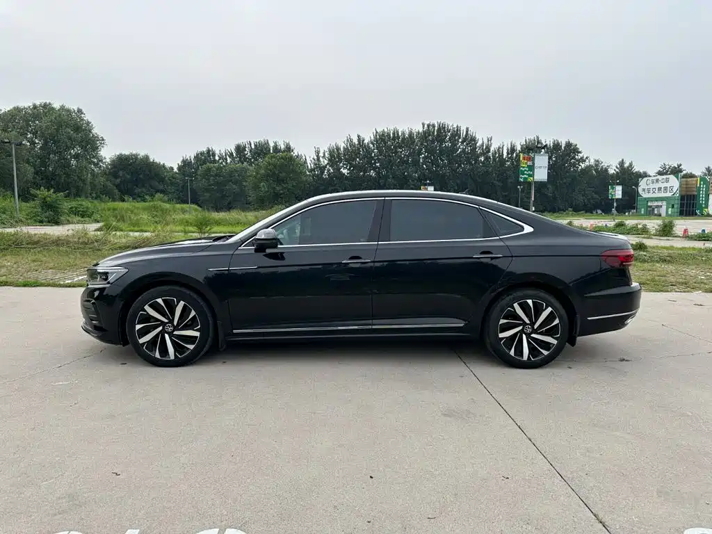 Volkswagen Passat 2024