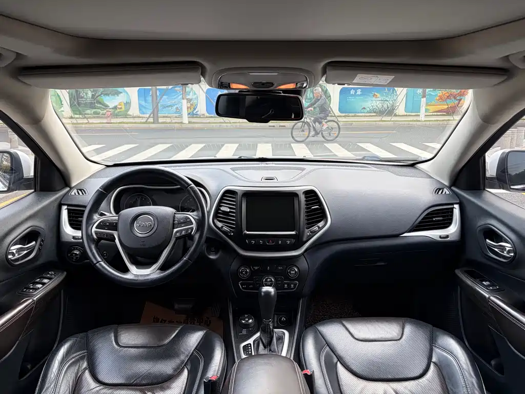 Jeep Cherokee 2014 — фото 15
