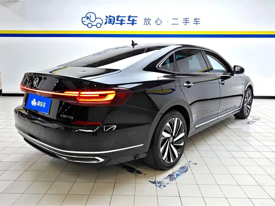 Volkswagen Passat 2023 — фото 3