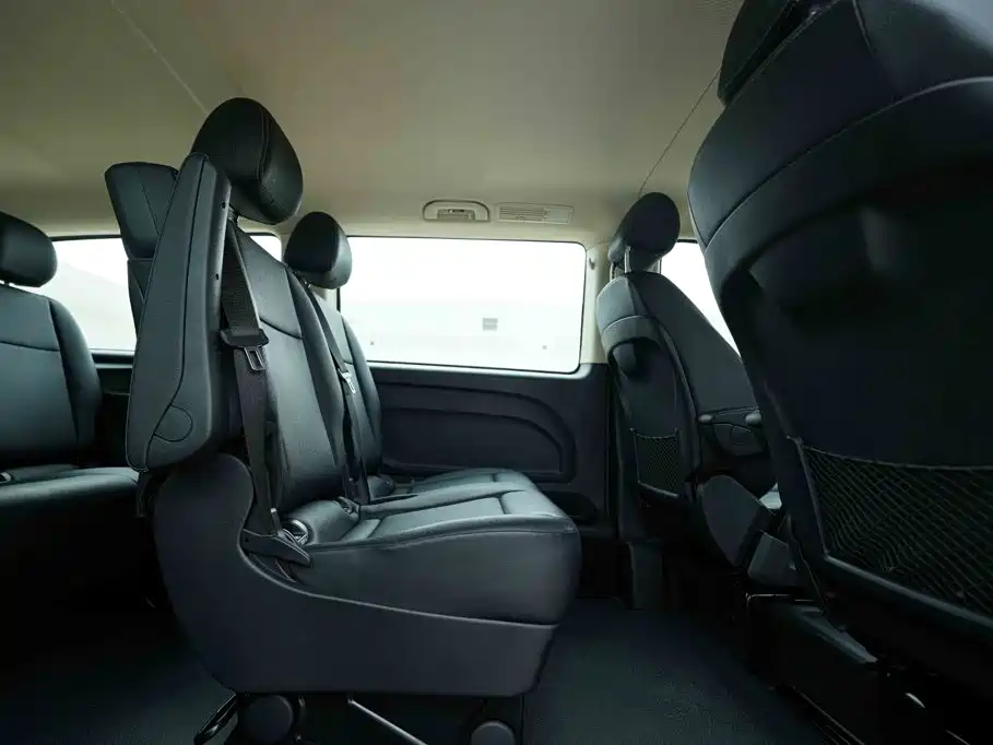 Mercedes-Benz Vito 2022 — фото 18