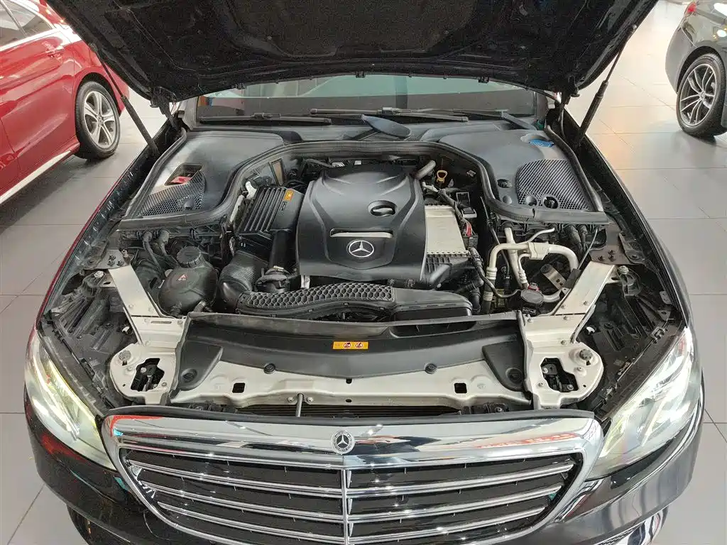 Mercedes-Benz E-Class 2018 — фото 16